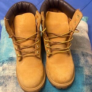 Timberland lace up boots size 4m Junior